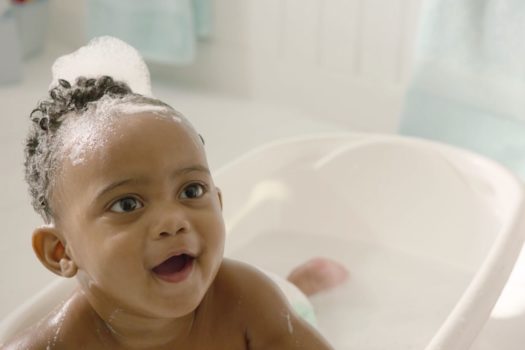 GREAT TIPS TO MAKE BATHING A NEWBORN LESS DAUNTING