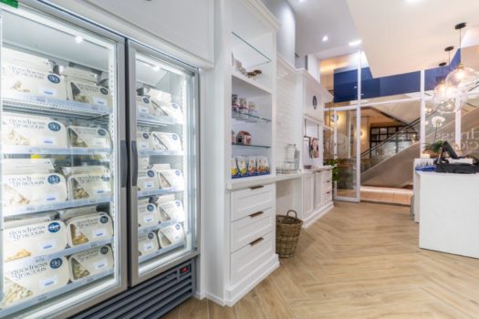 PUTTING THE FREEZE ON MEALS AT LOCAL HYDE PARK CORNER STORE