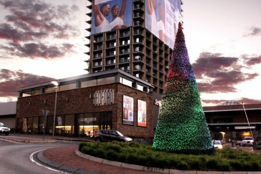 BEDFORD CENTRE INSTALLS FIRST LED CHRISTMAS TREE IN SA
