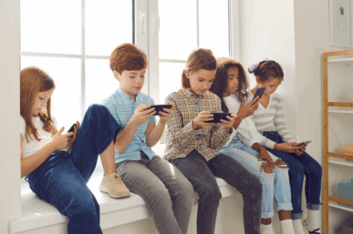 SA KIDS SPEND 9 HRS A DAY ON SCREENS – BUT TOYS ARE MAKING A COMEBACK