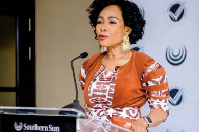RENOWNED ACADEMIC GALVANISES  LEADERS AT WOMENS BY CELEBRATION
