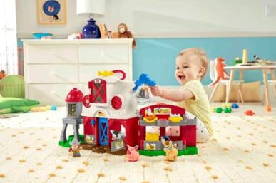 PRETEND PLAY: HOW TO SPARK YOUR TODDLERS IMAGINATION