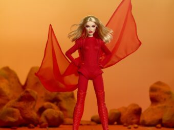 BARBIE HONOURS GLOBAL POP ICON KYLE MINOGUE WITH COLLECTOR DOLL