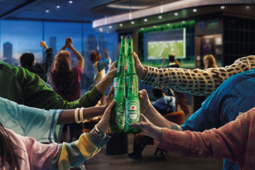 HUNDREDS OF FANS UNITED BY  HEINEKEN® HOUSE FAN EDITION