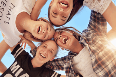 A BODY POSITIVE PARENTS GUIDE TO HELPING TEENS UNDERSTAND STRETCH MARKS