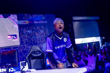 KENNEDY KAPEMBWA CROWNED RED BULL WINGS CUP WINNER AT COMIC CON AFRICA